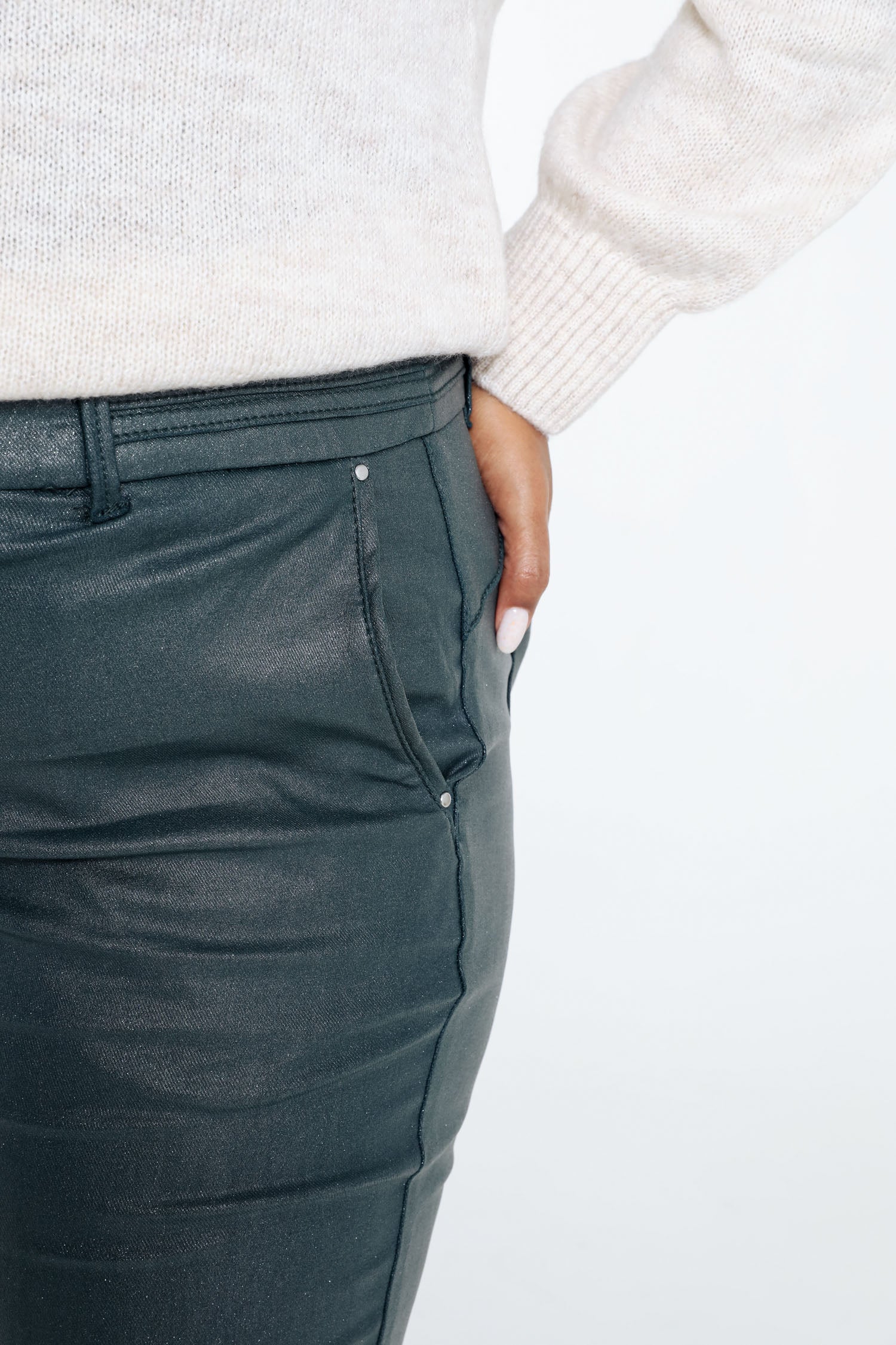 Effen slim 7/8-broek in viscose met metallic coating - Image 3