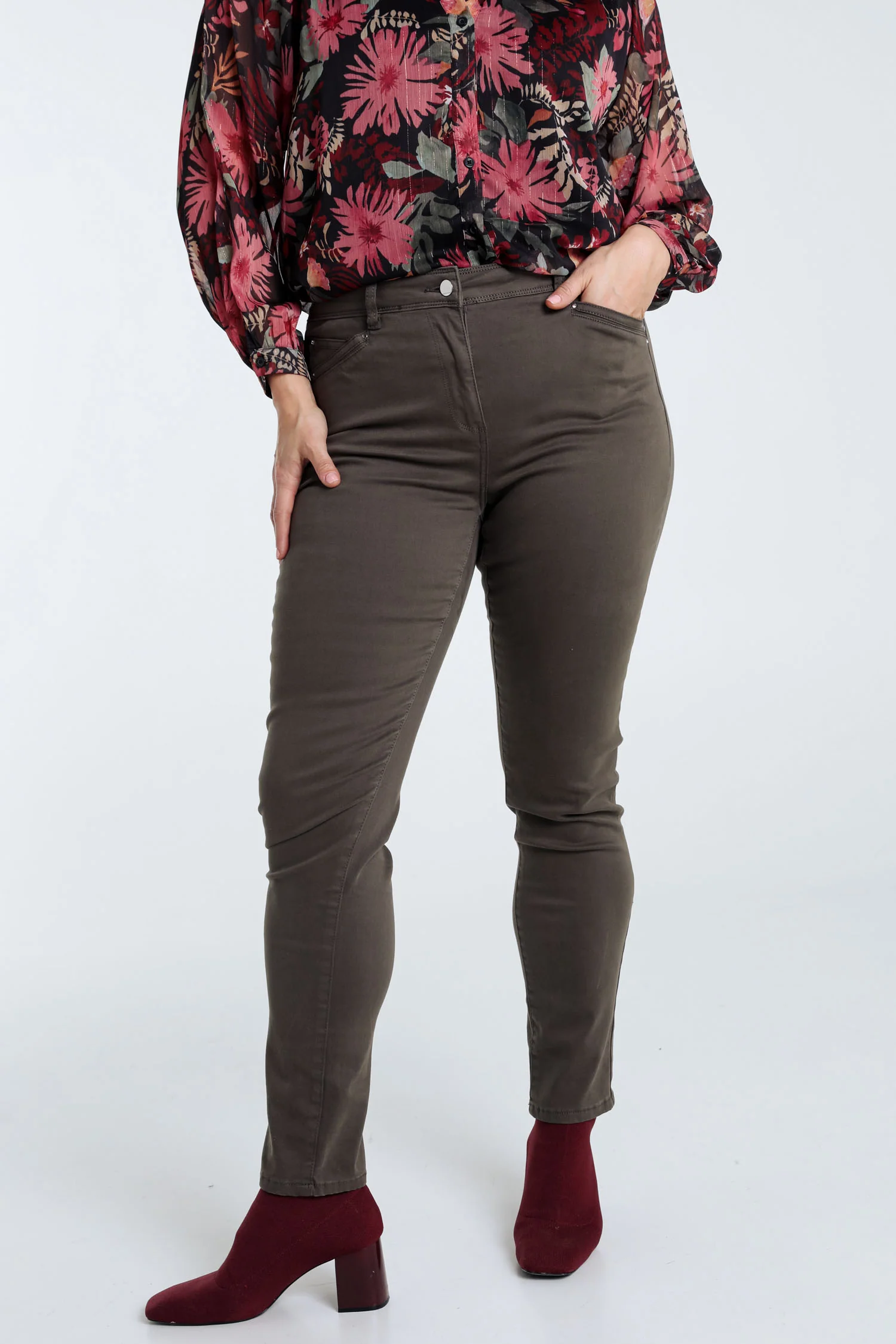 Slim broek 'Louise' L32 met strass - Image 12