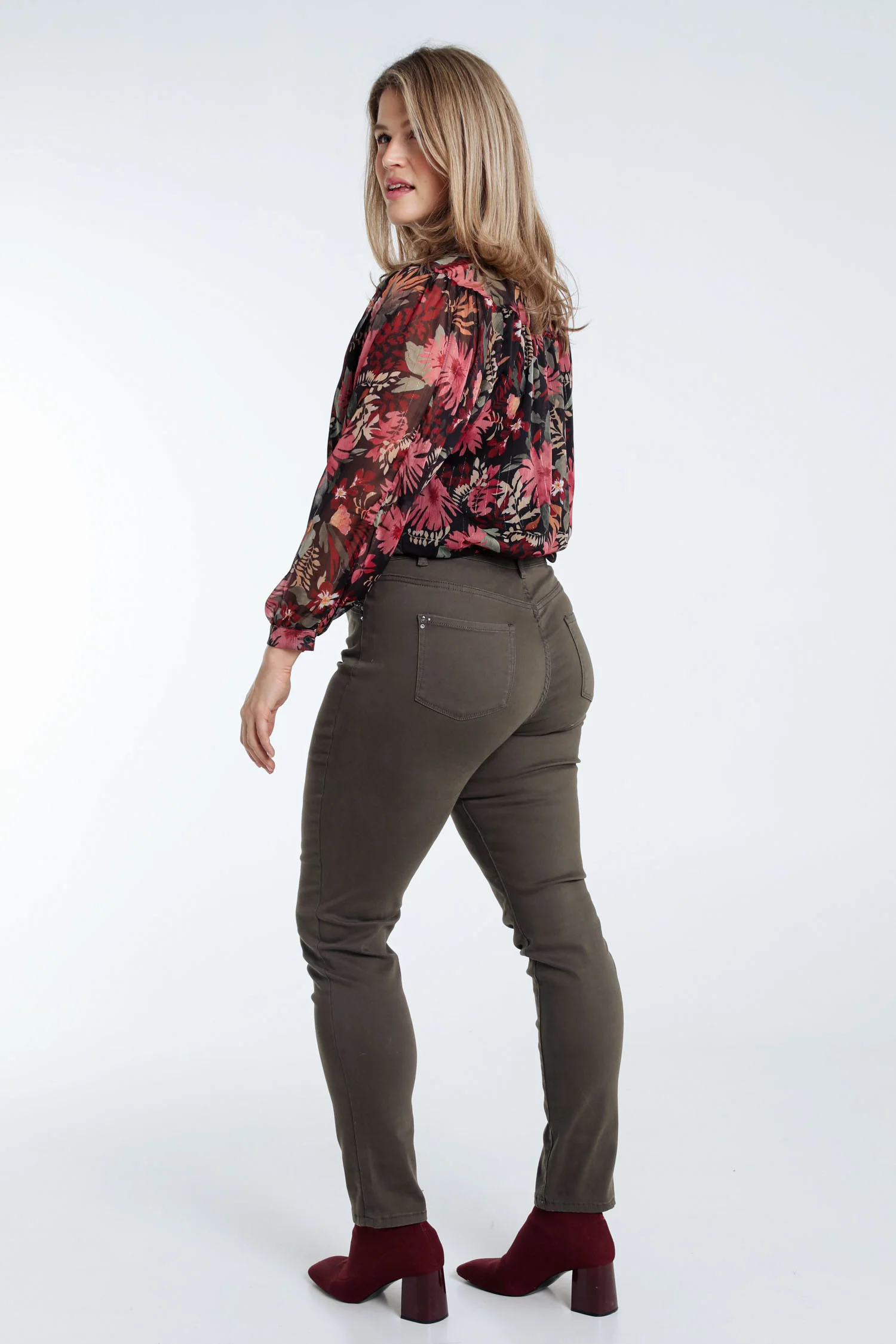 Slim broek 'Louise' L32 met strass - Image 13
