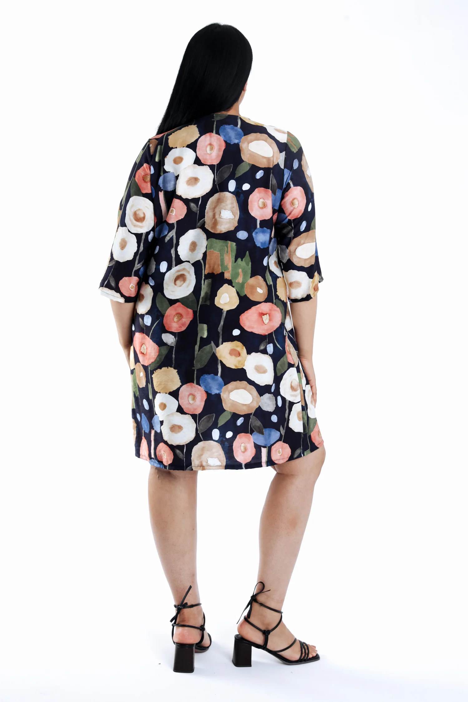 Korte jurk van viscose met print van ronde bloemen - Image 2