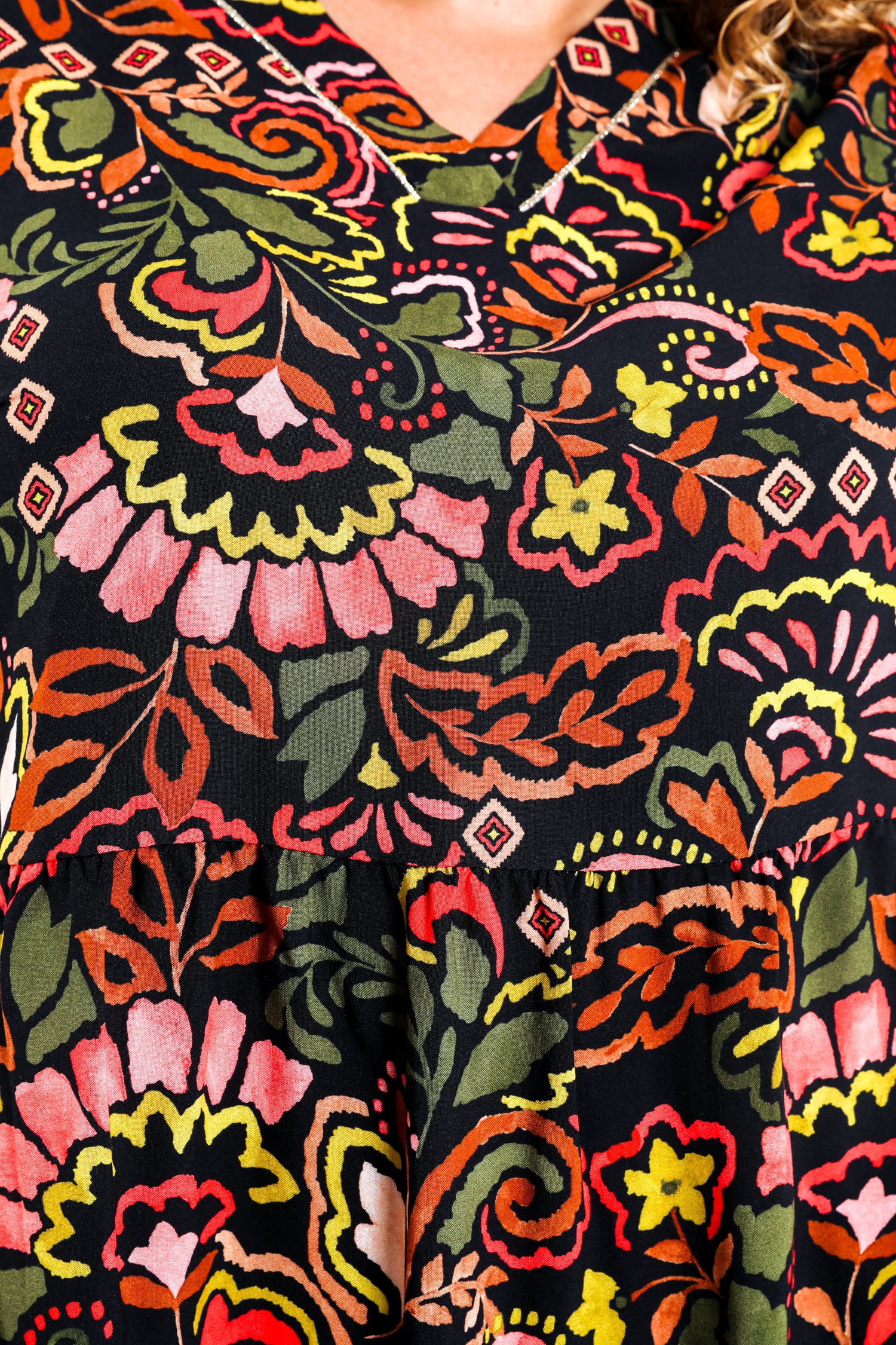 Korte jurk van bedrukt viscose met folkprint - Image 6