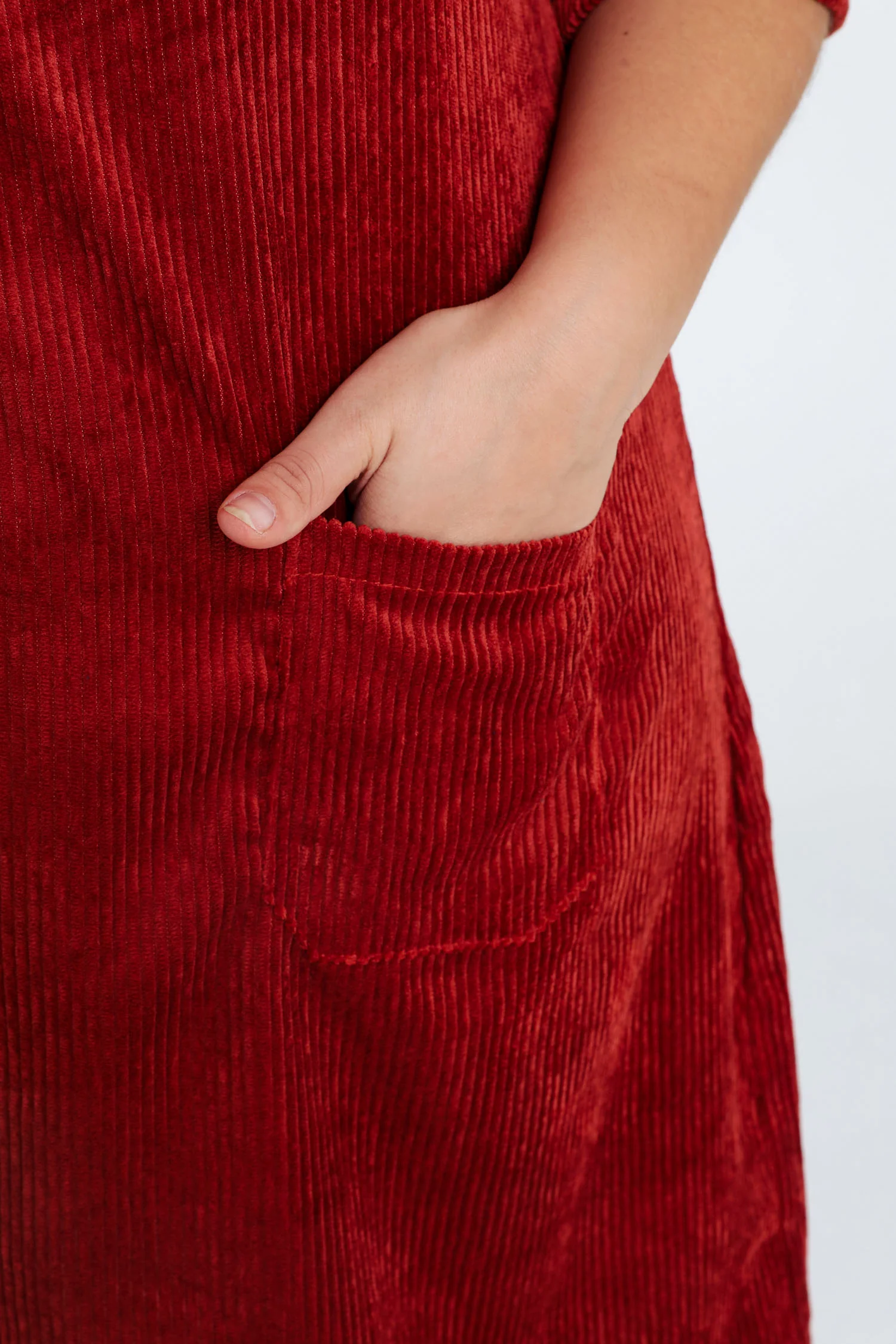 Korte, effen corduroy jurk met opgestikte zakken - Image 27