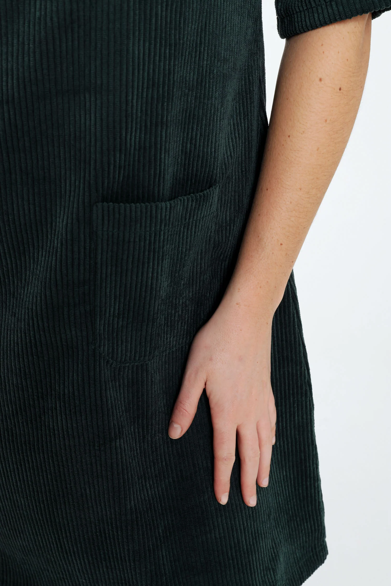 Korte, effen corduroy jurk met opgestikte zakken - Image 38