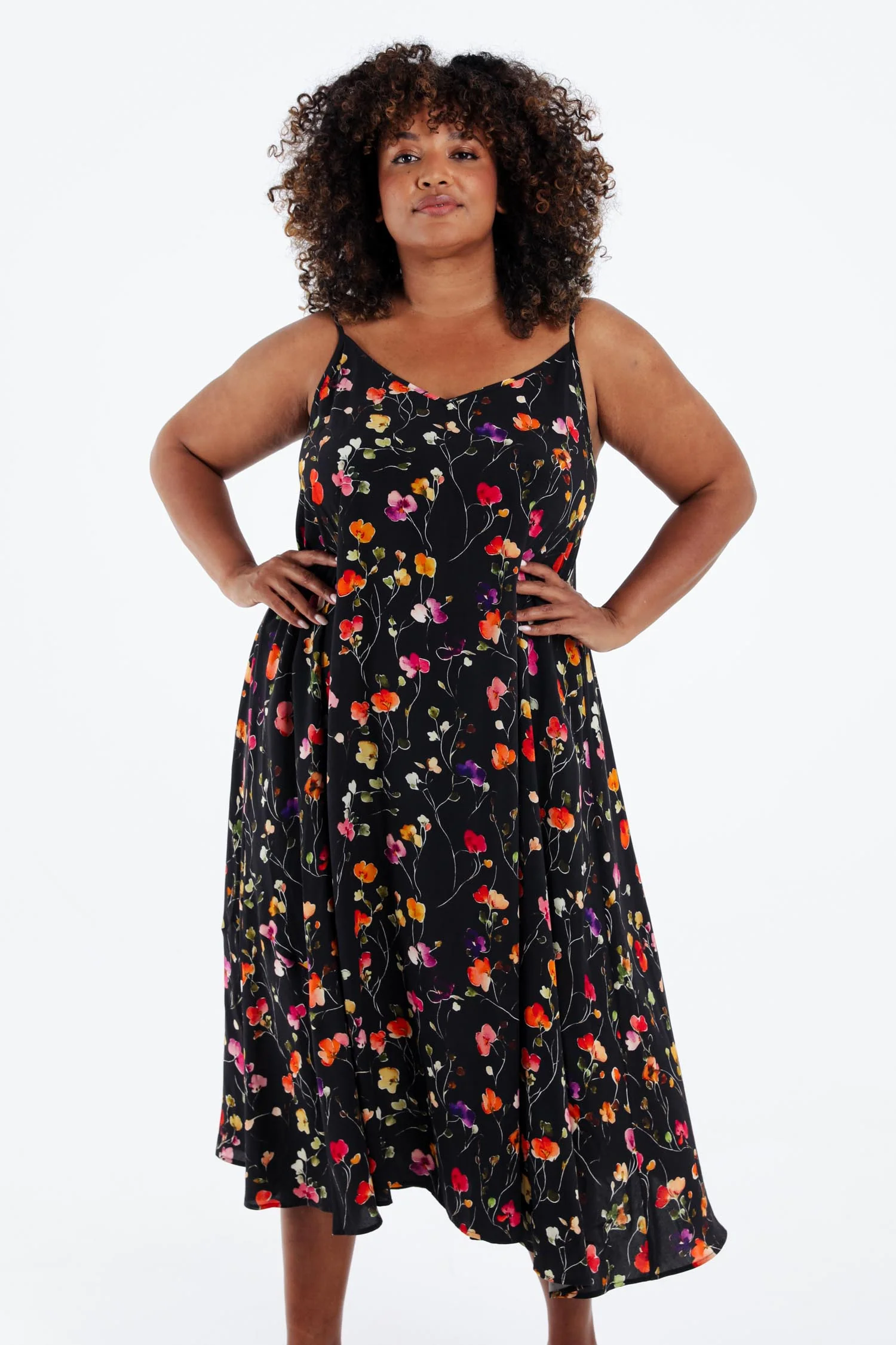Lange jurk van viscose met dunne bandjes en een bloemenprint - Image 12