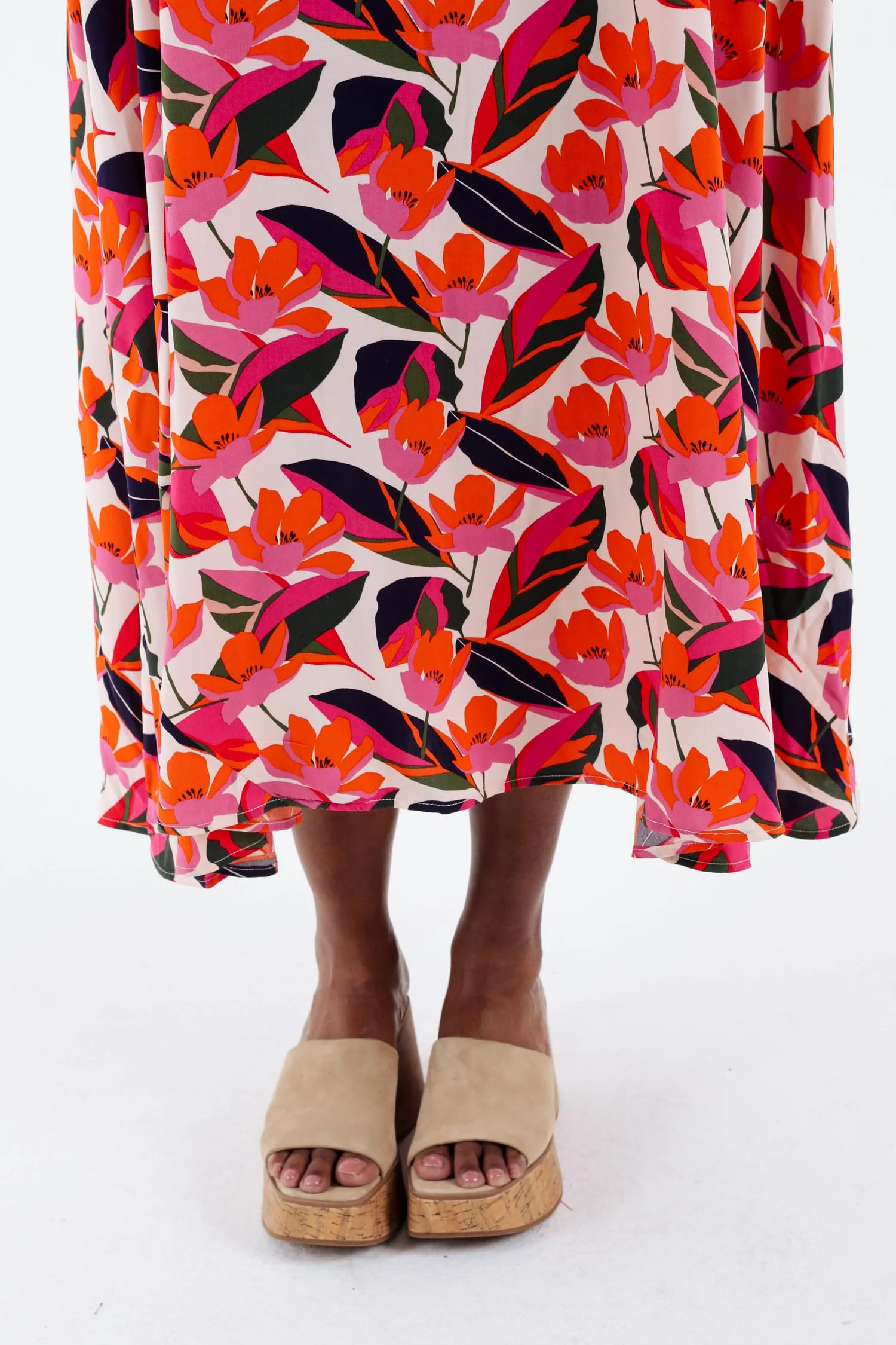 Lange jurk van viscose met dunne bandjes en een bloemenprint - Image 5