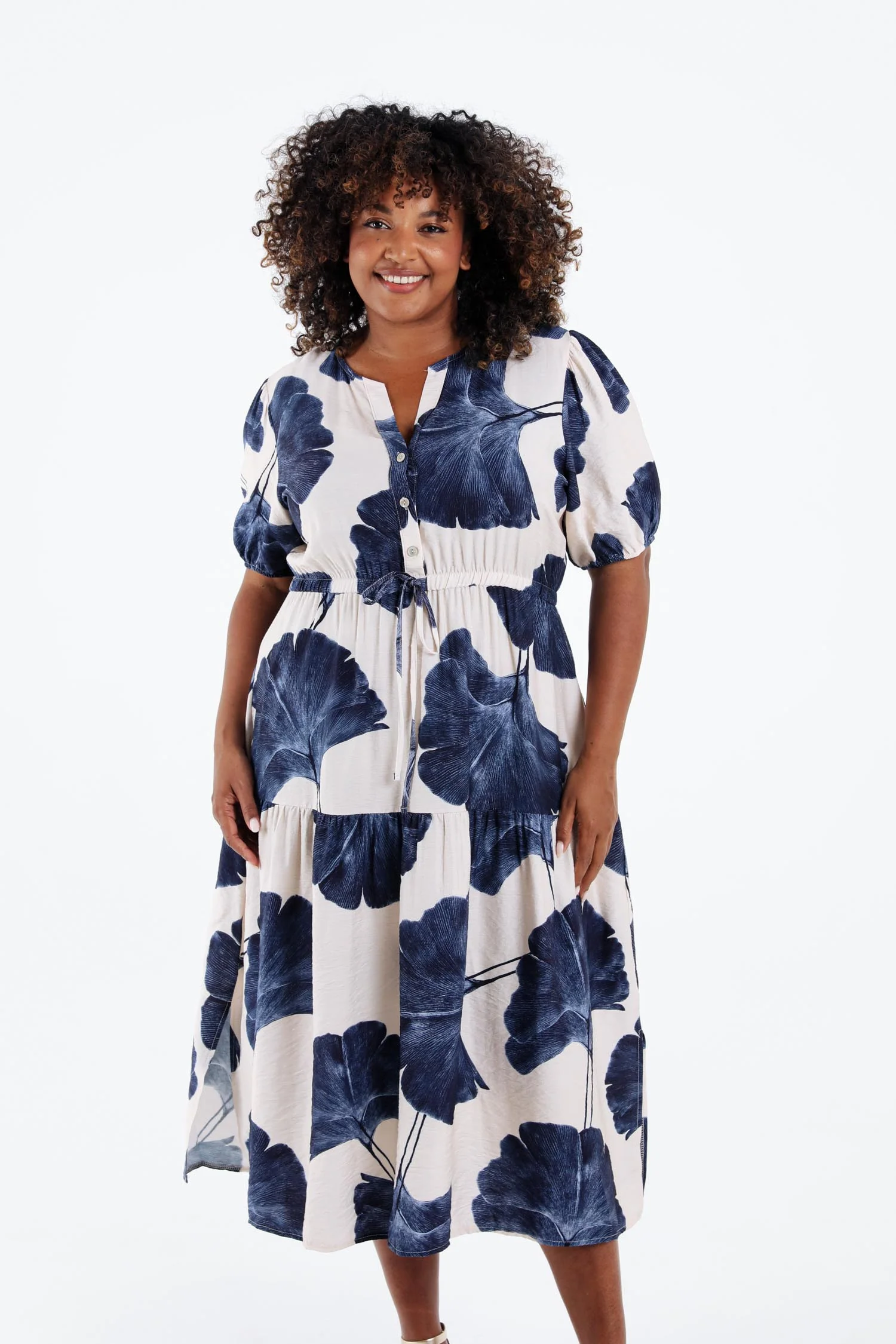 Langjurige jurk van viscose met bladerenprint