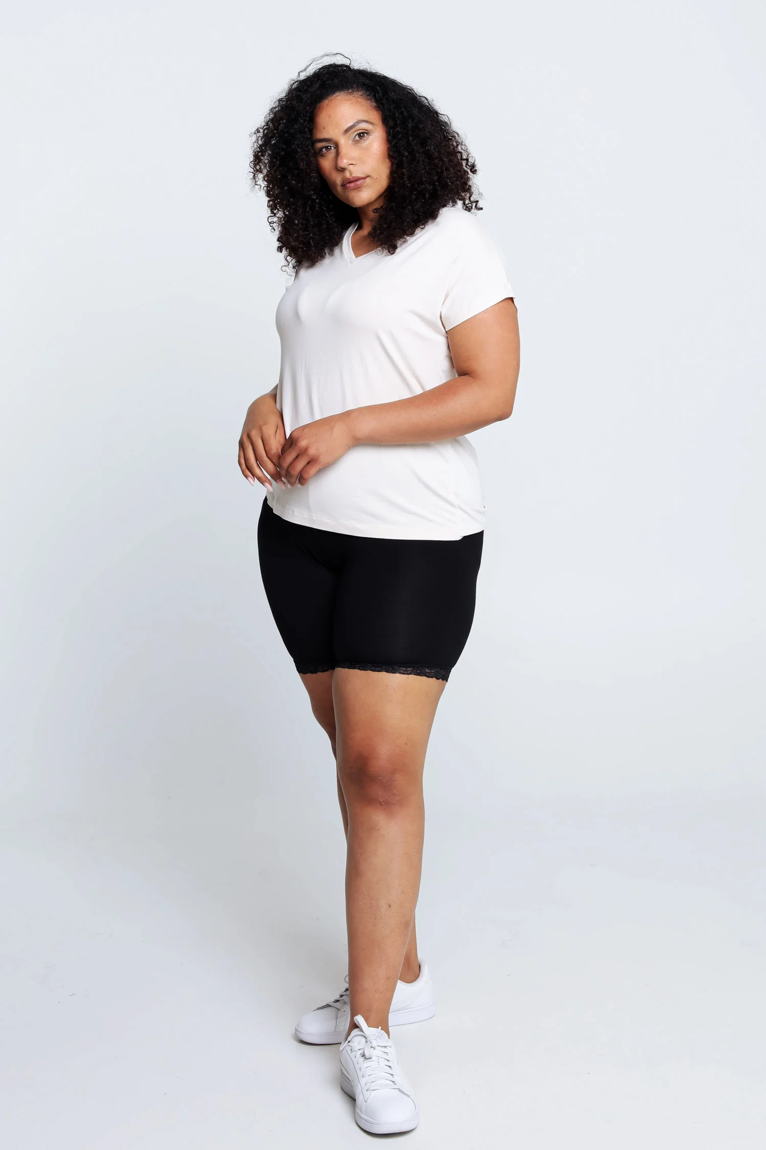 Effen leggingshort in viscose met kanten details - Image 7