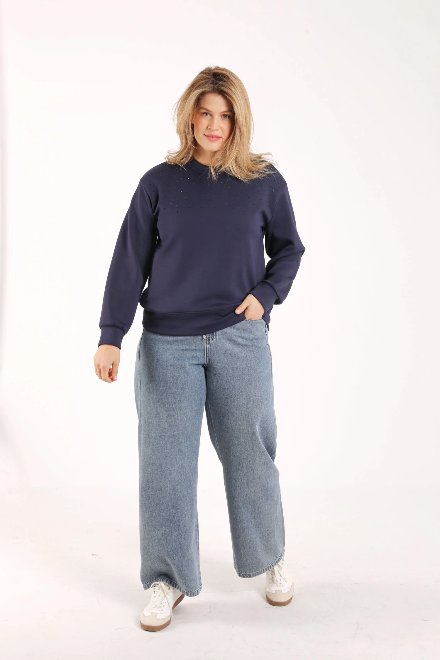 Effen viscose sweater met strass-steentjes - Image 8