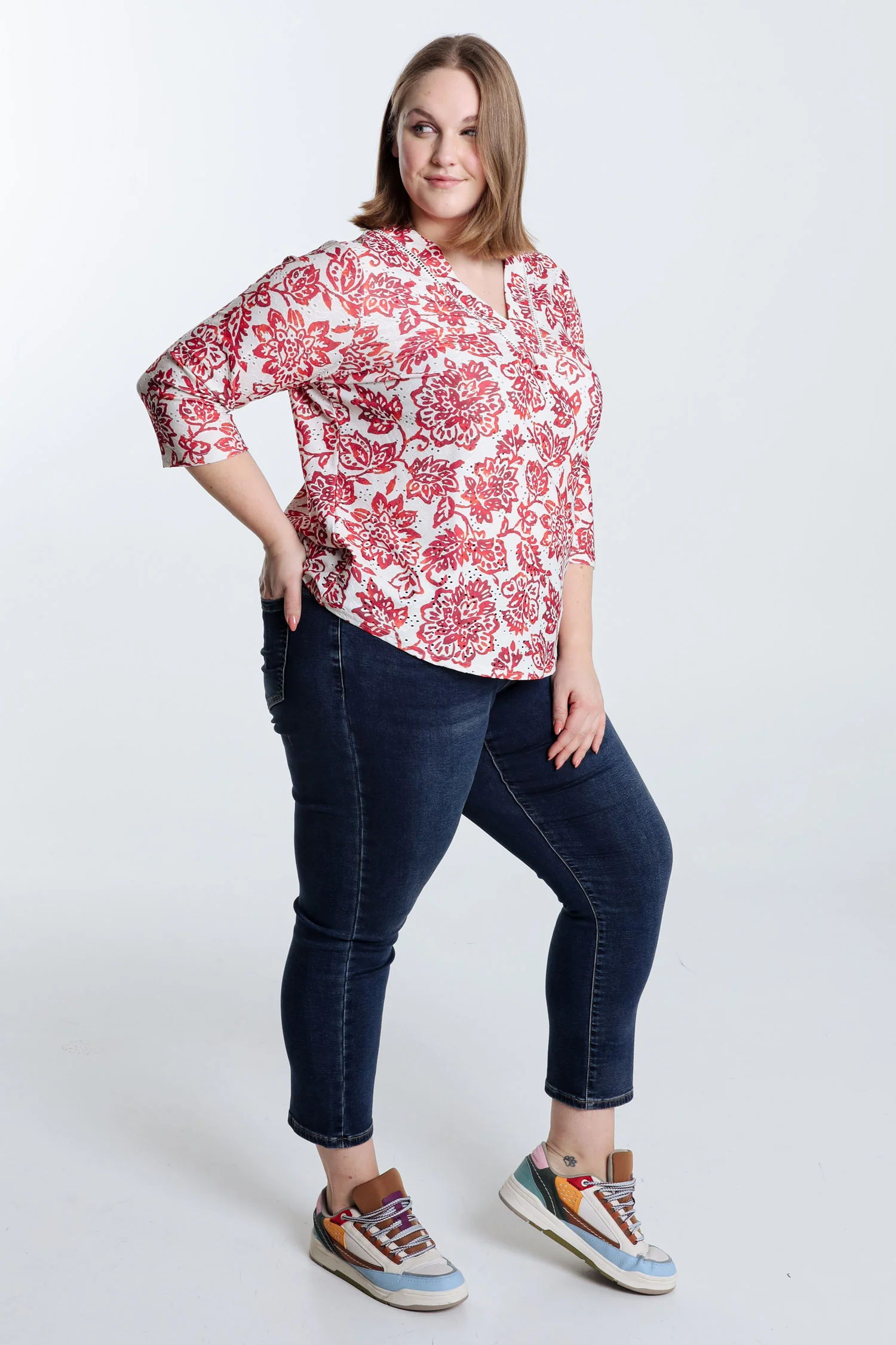 Geborduurd T-shirt met bloemenprint - Image 8
