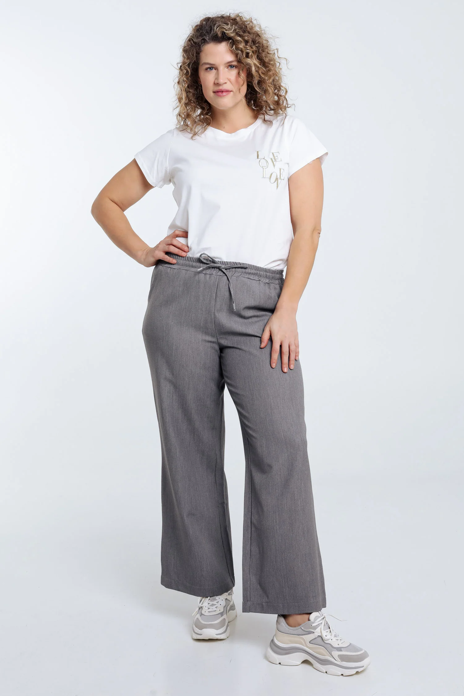 Katoenen T-shirt met Love borduursel - Image 8