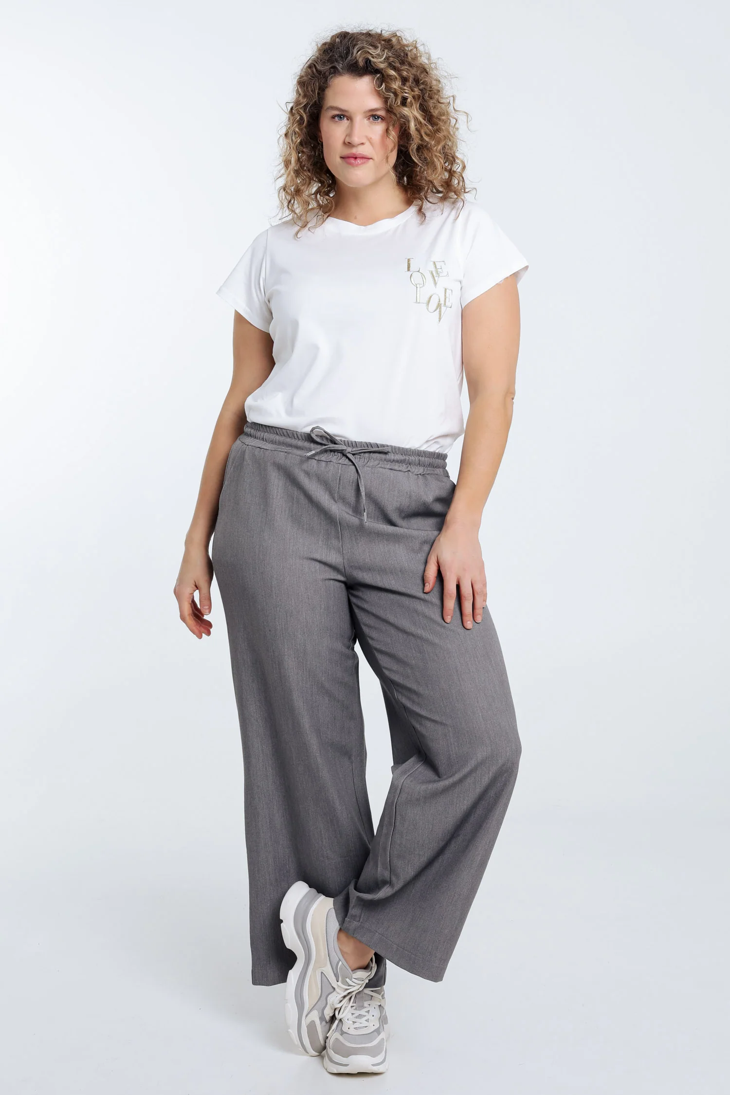 Katoenen T-shirt met Love borduursel - Image 9