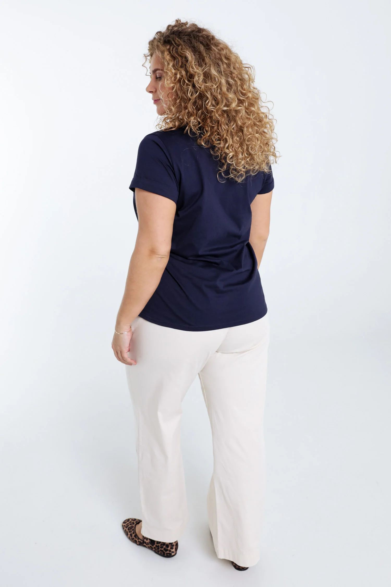 Effen katoenen T-shirt met hart van pailletten - Image 13