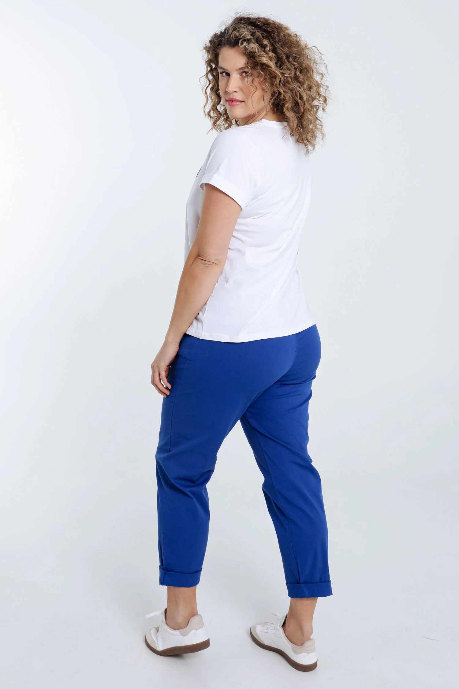 Effen katoenen T-shirt met hart van pailletten - Image 2
