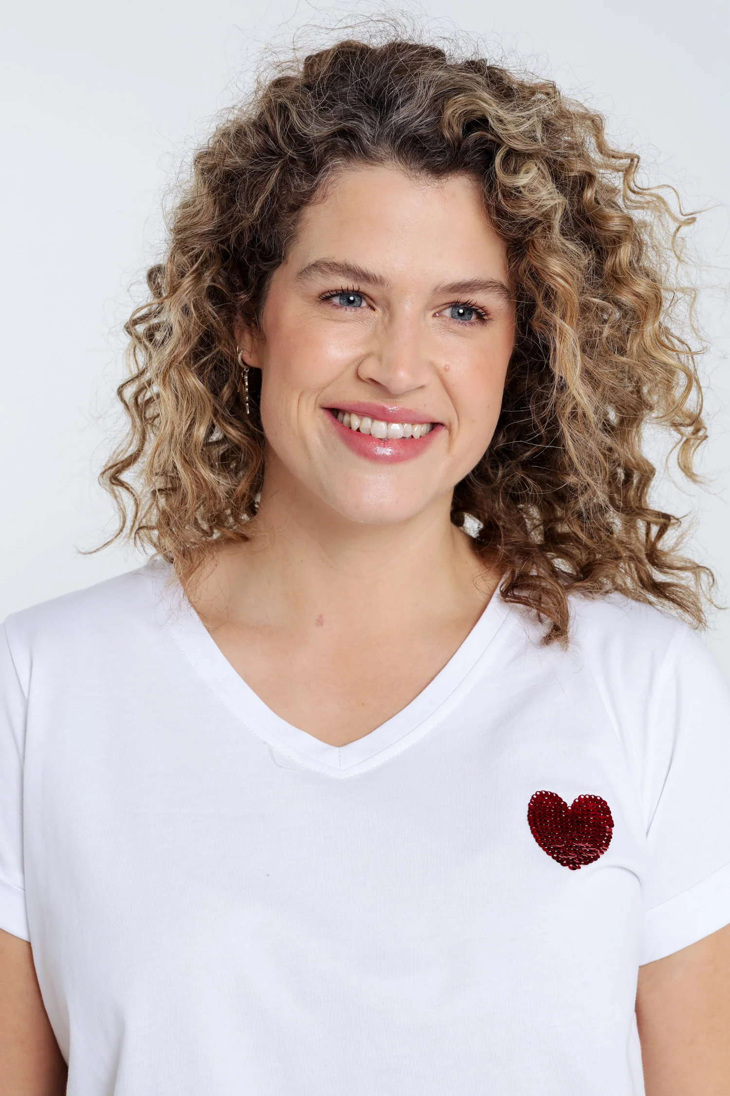 Effen katoenen T-shirt met hart van pailletten - Image 4