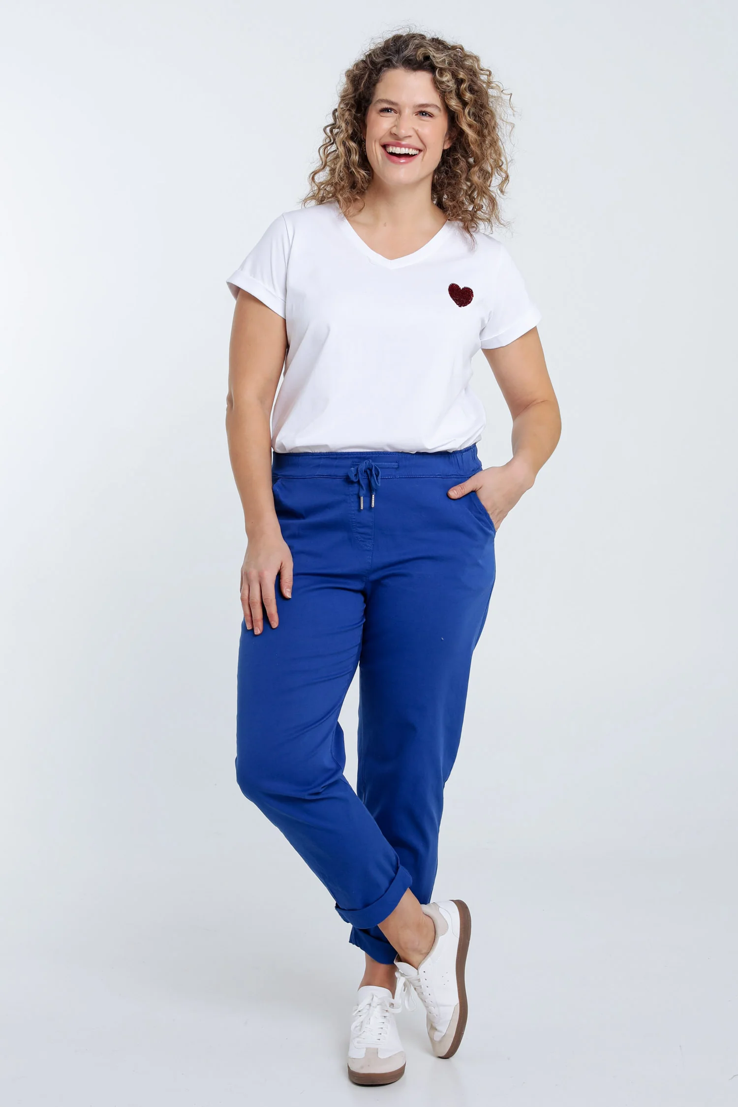 Effen katoenen T-shirt met hart van pailletten - Image 8