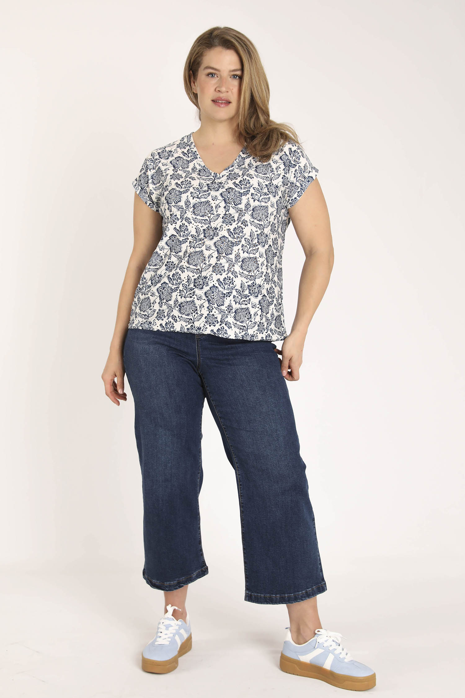 T-shirt van gebreide kant met bloemenprint - Image 8