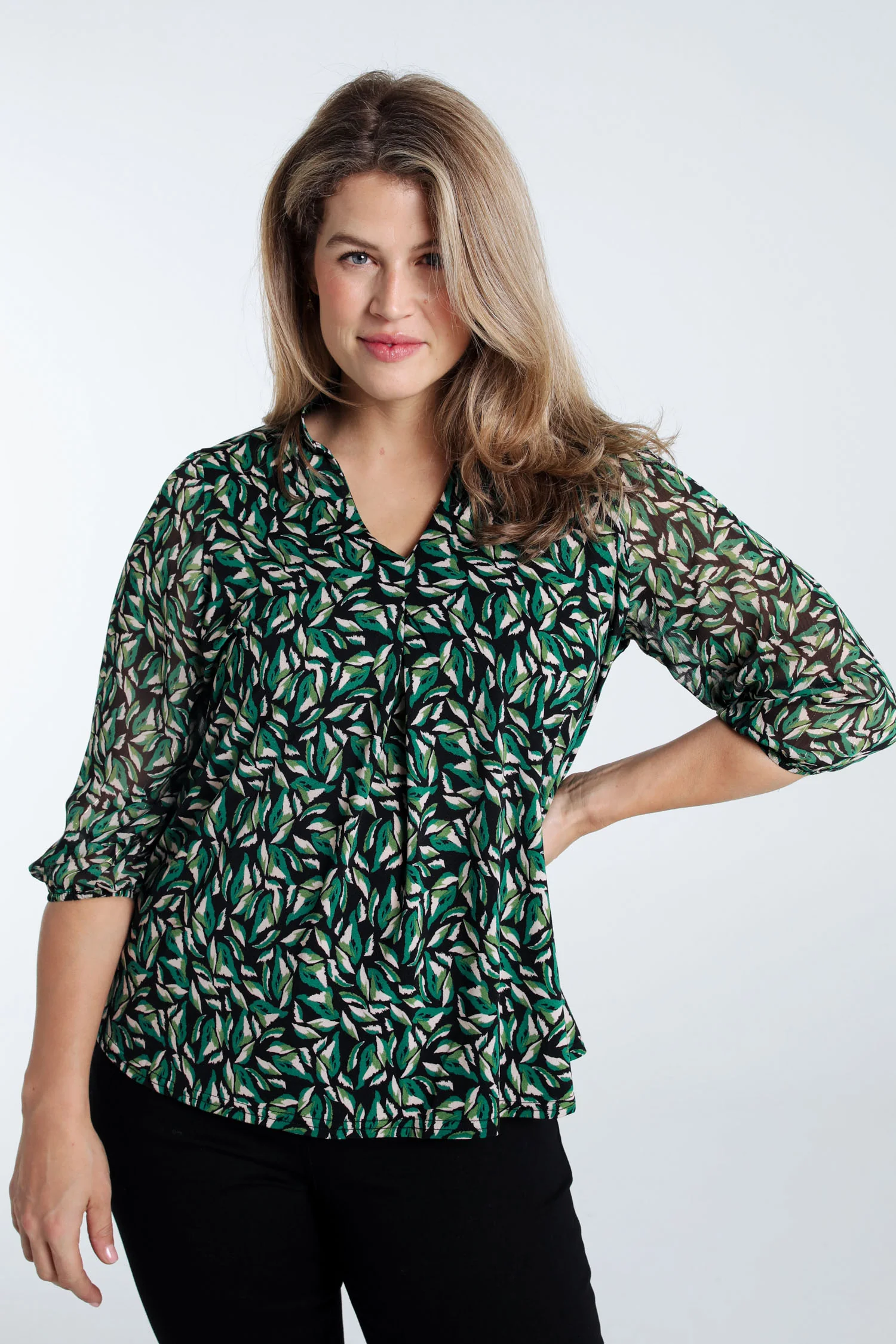 T-shirt met bladerenprint