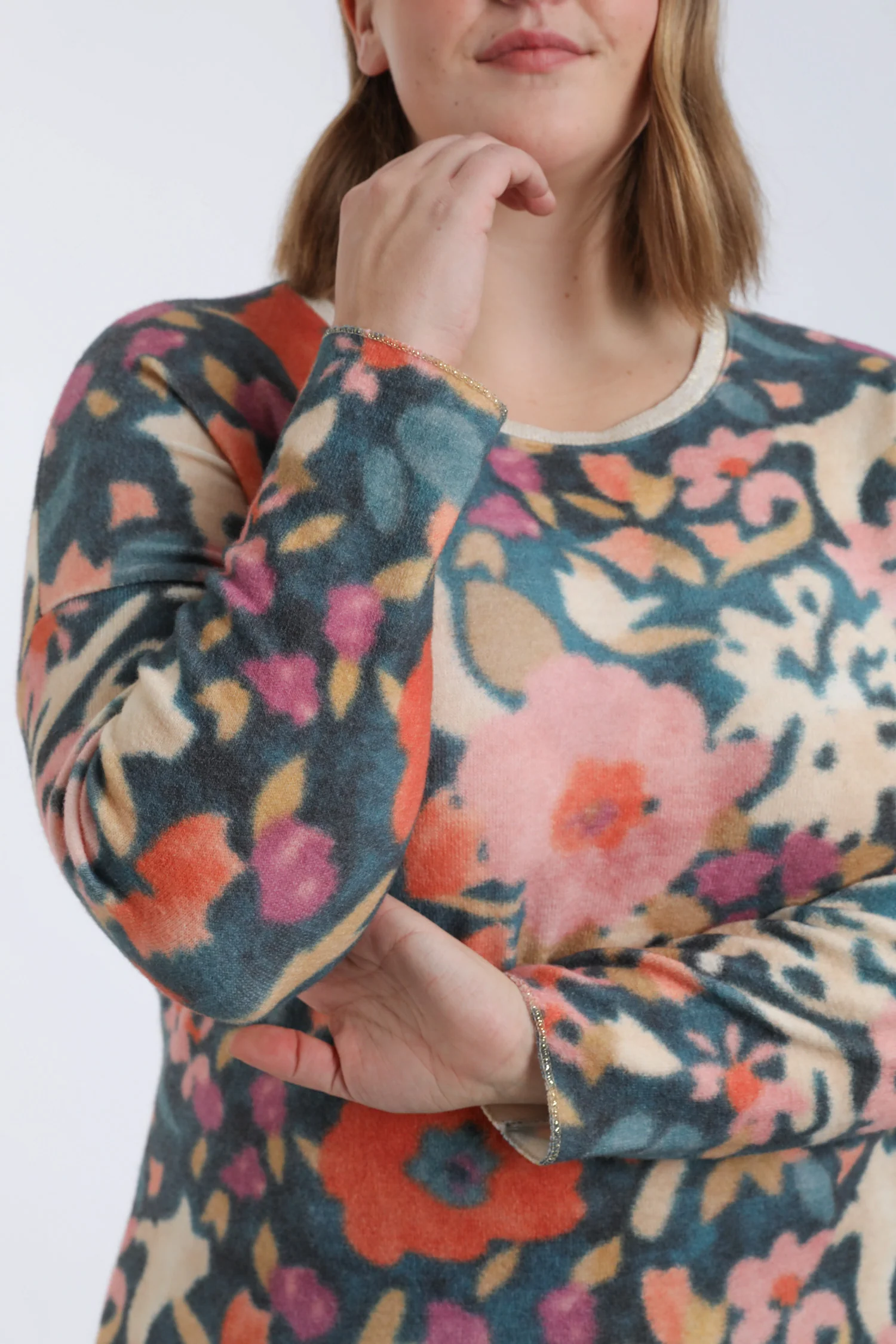 T-shirt van warme stof met bloemenprint - Image 4