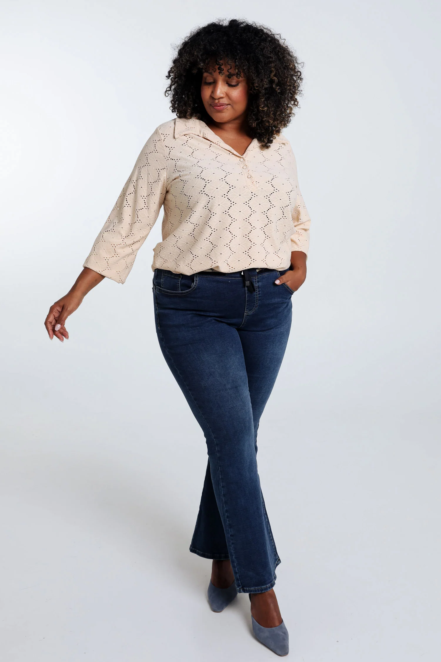 Effen T-shirt met opengewerkte bloemen - Image 19