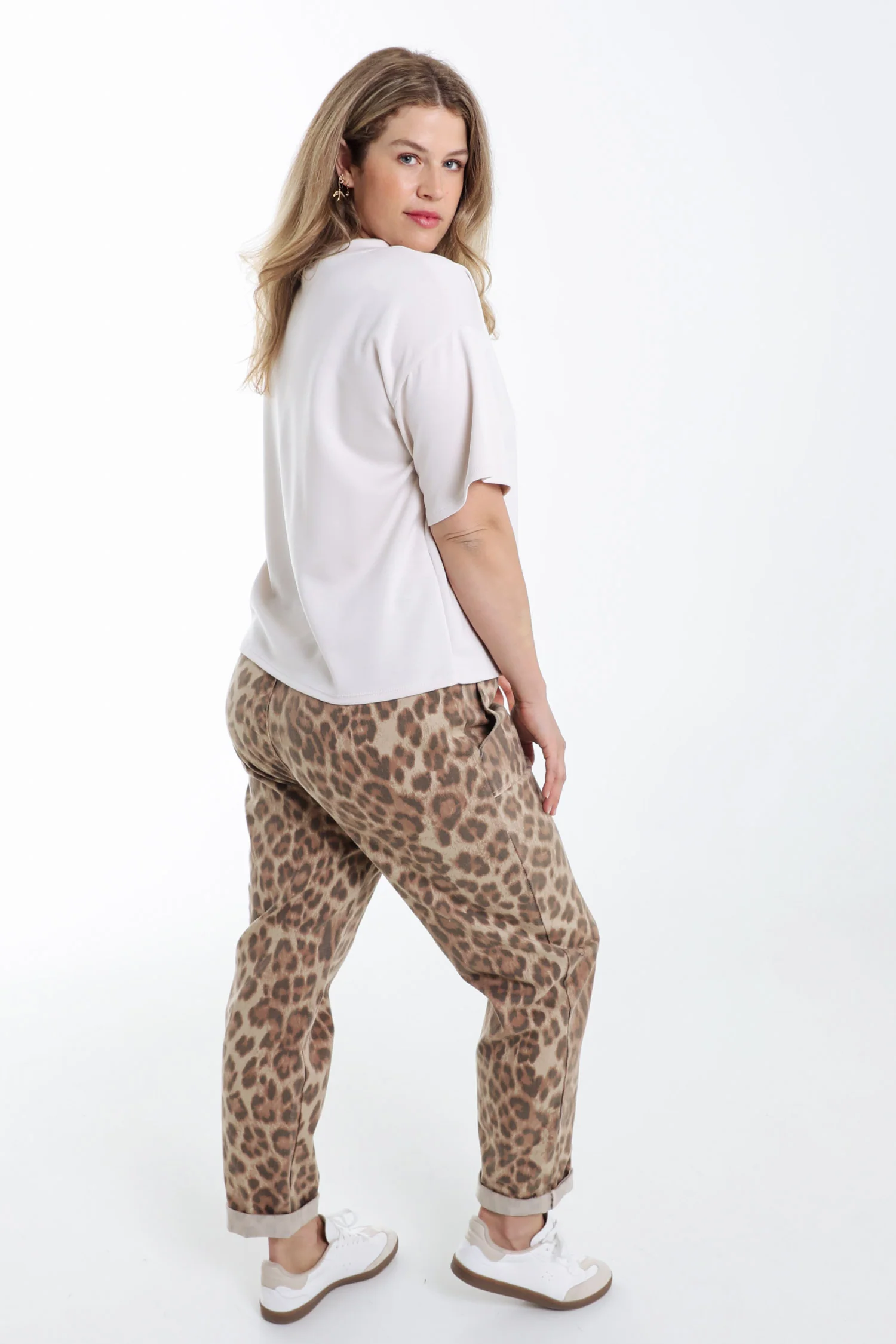 Effen T-shirt met decoratieve knopen - Image 13