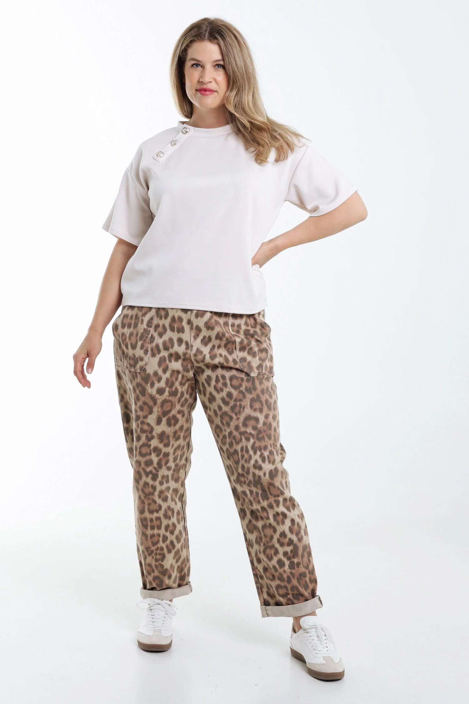 Effen T-shirt met decoratieve knopen - Image 19