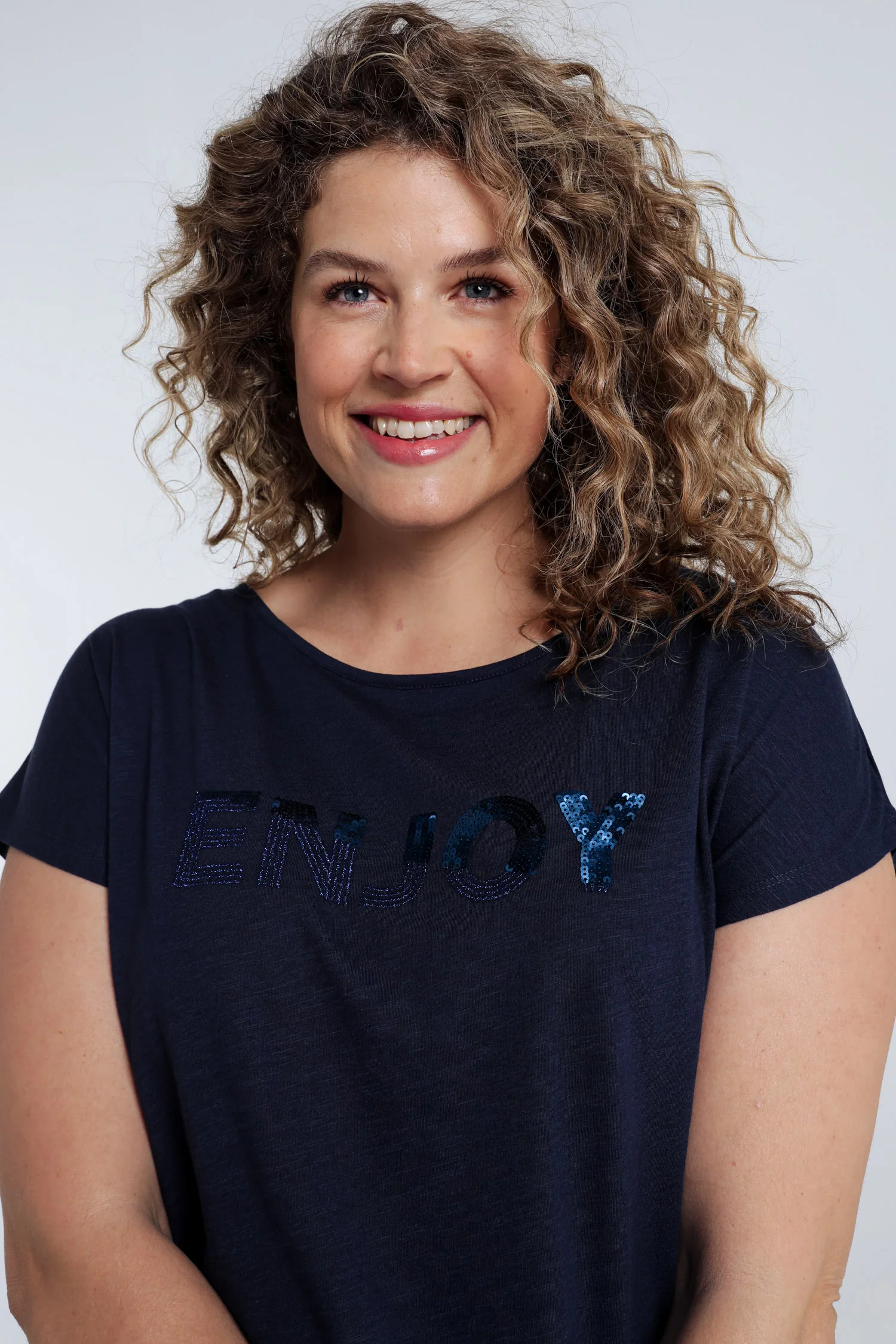 Effen T-shirt met borduring Enjoy en pailletten - Image 3