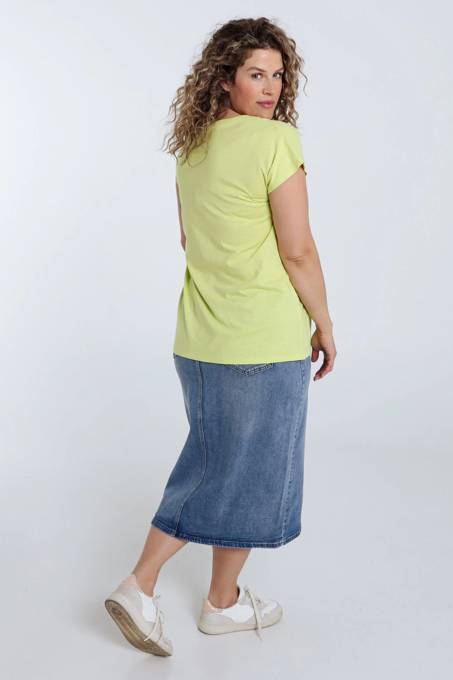 Effen T-shirt met borduring Enjoy en pailletten - Image 46