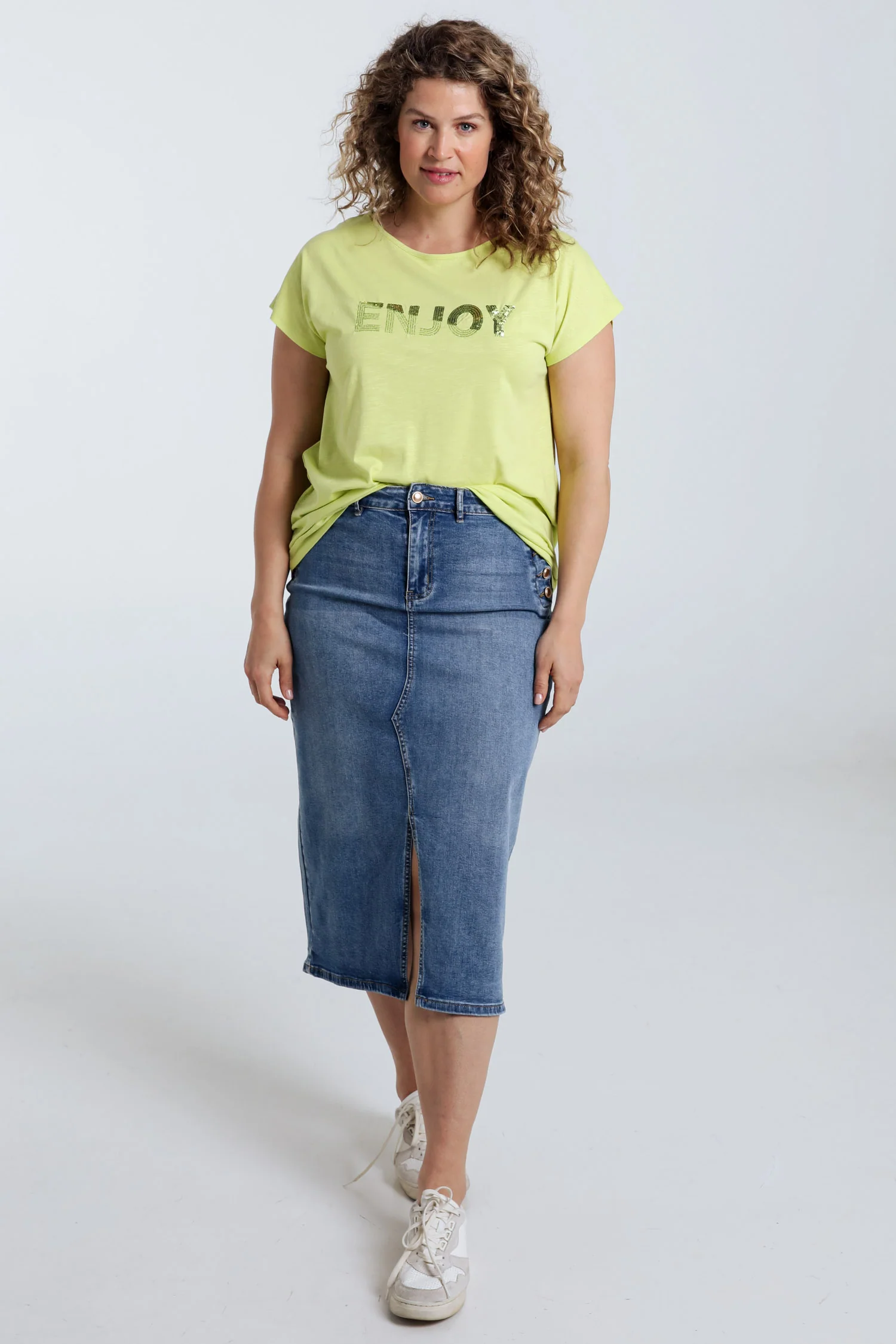 Effen T-shirt met borduring Enjoy en pailletten - Image 53
