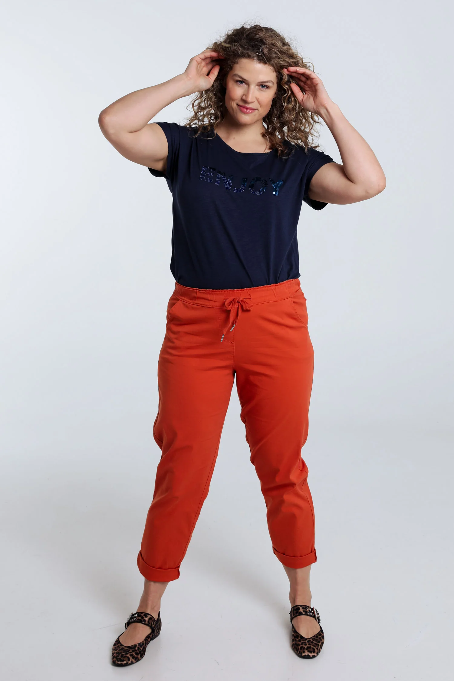 Effen T-shirt met borduring Enjoy en pailletten - Image 9
