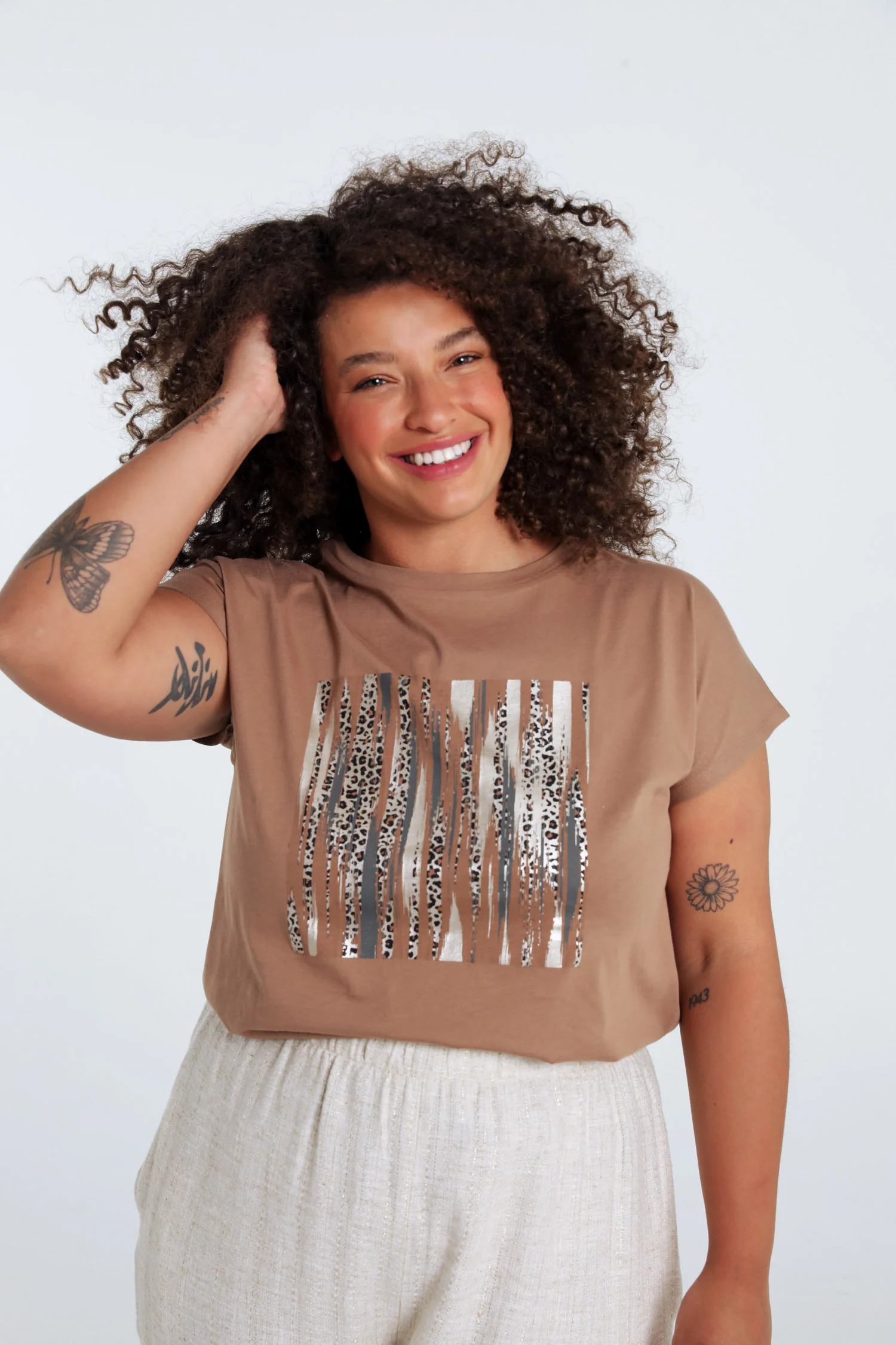Effen katoenen T-shirt met folieprint en luipaardprint