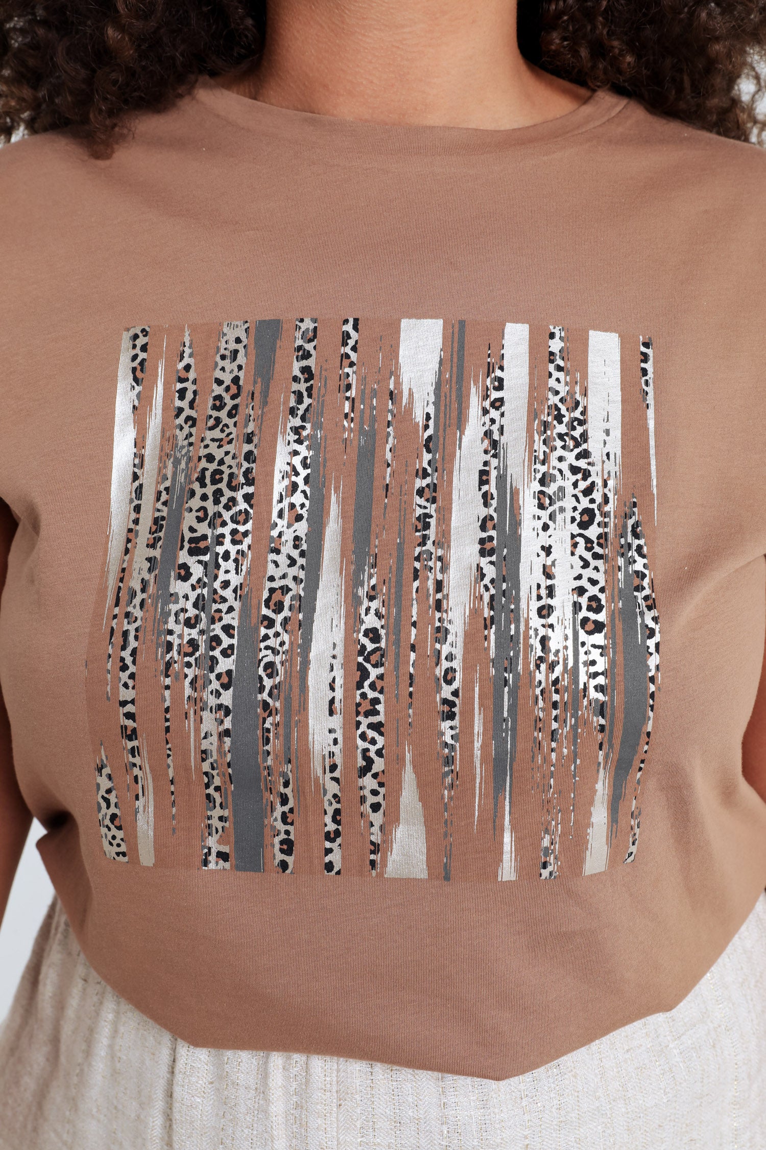 Effen katoenen T-shirt met folieprint en luipaardprint - Image 3