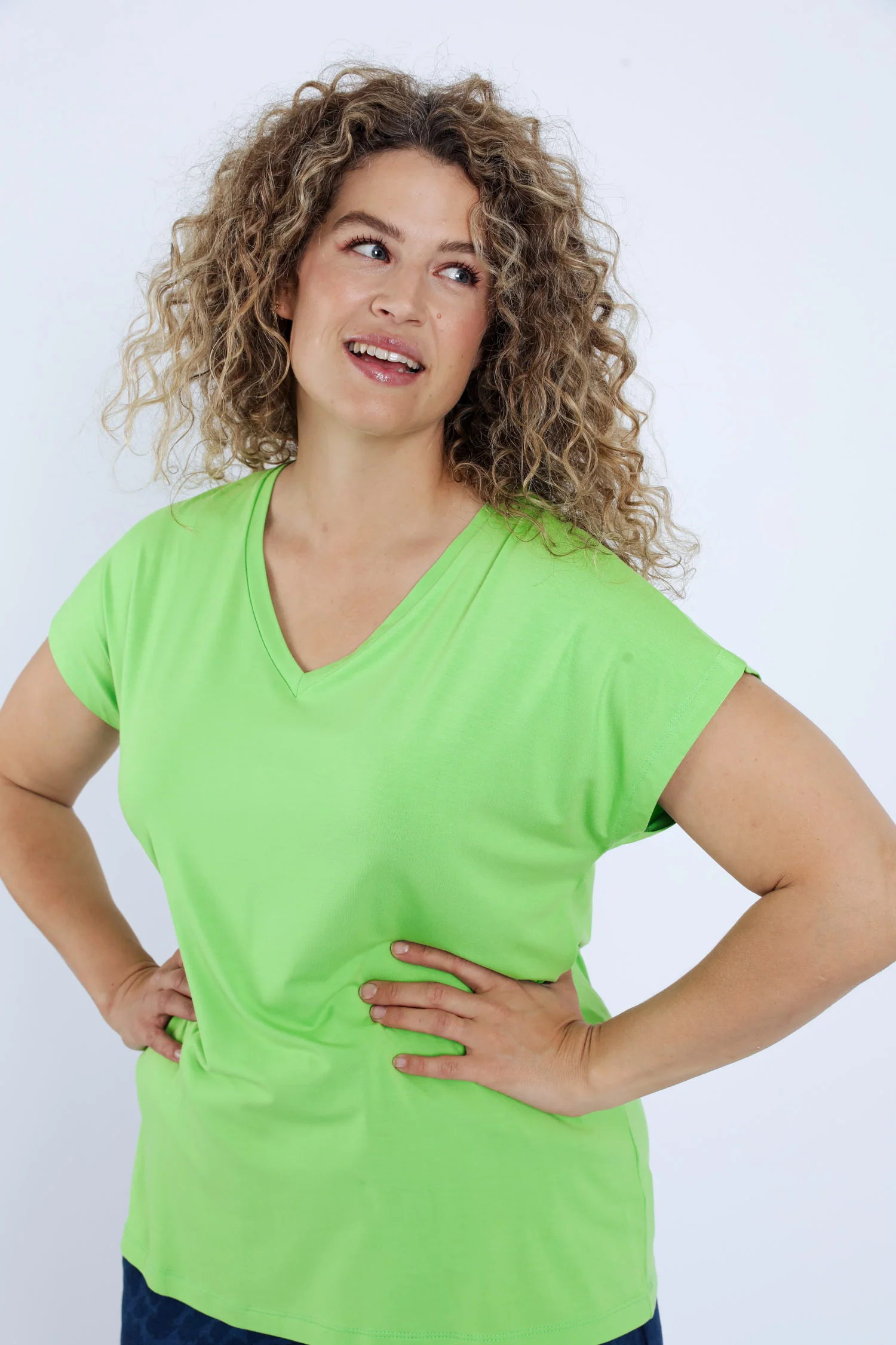 Effen T-shirt in viscose - Image 36