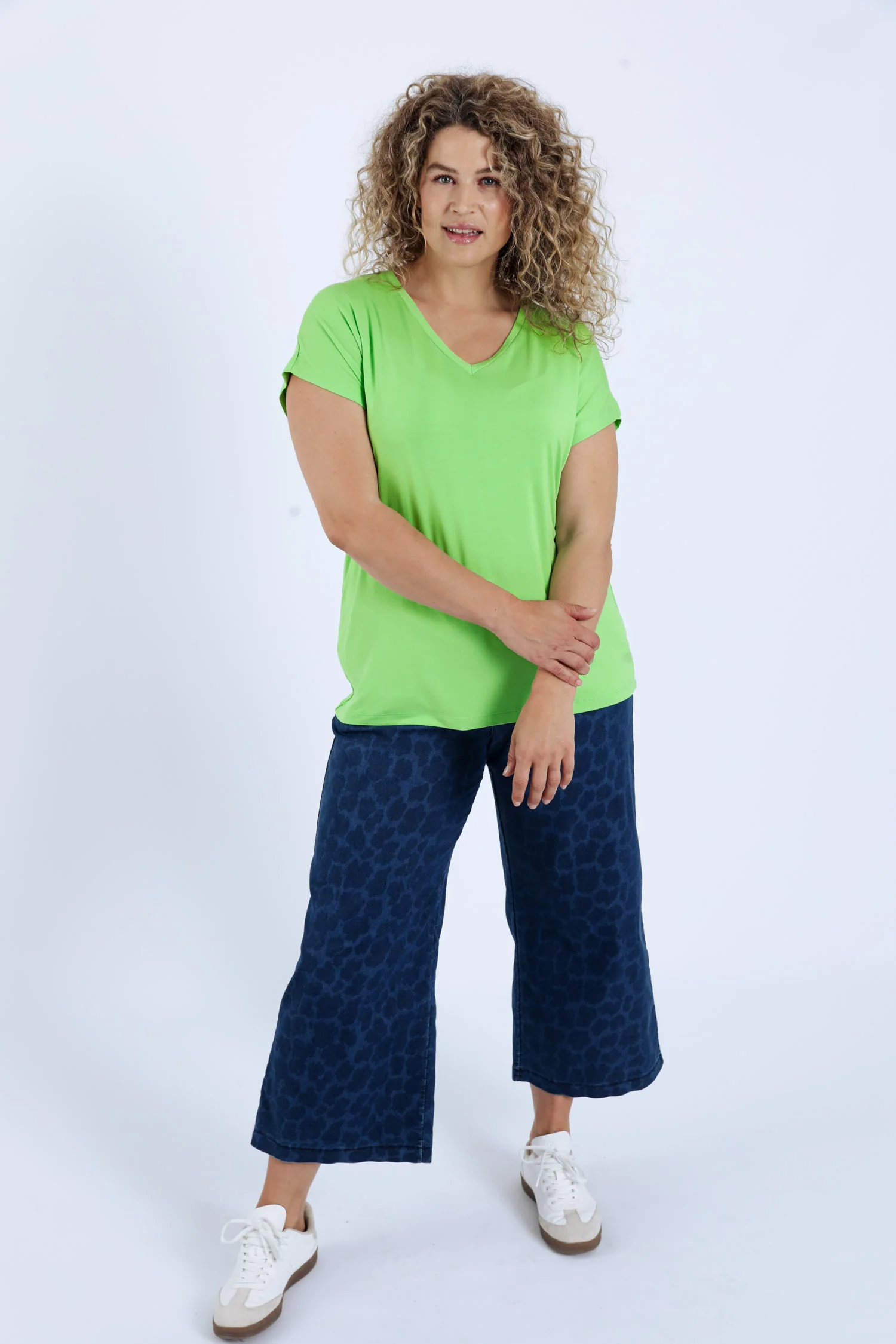 Effen T-shirt in viscose - Image 41