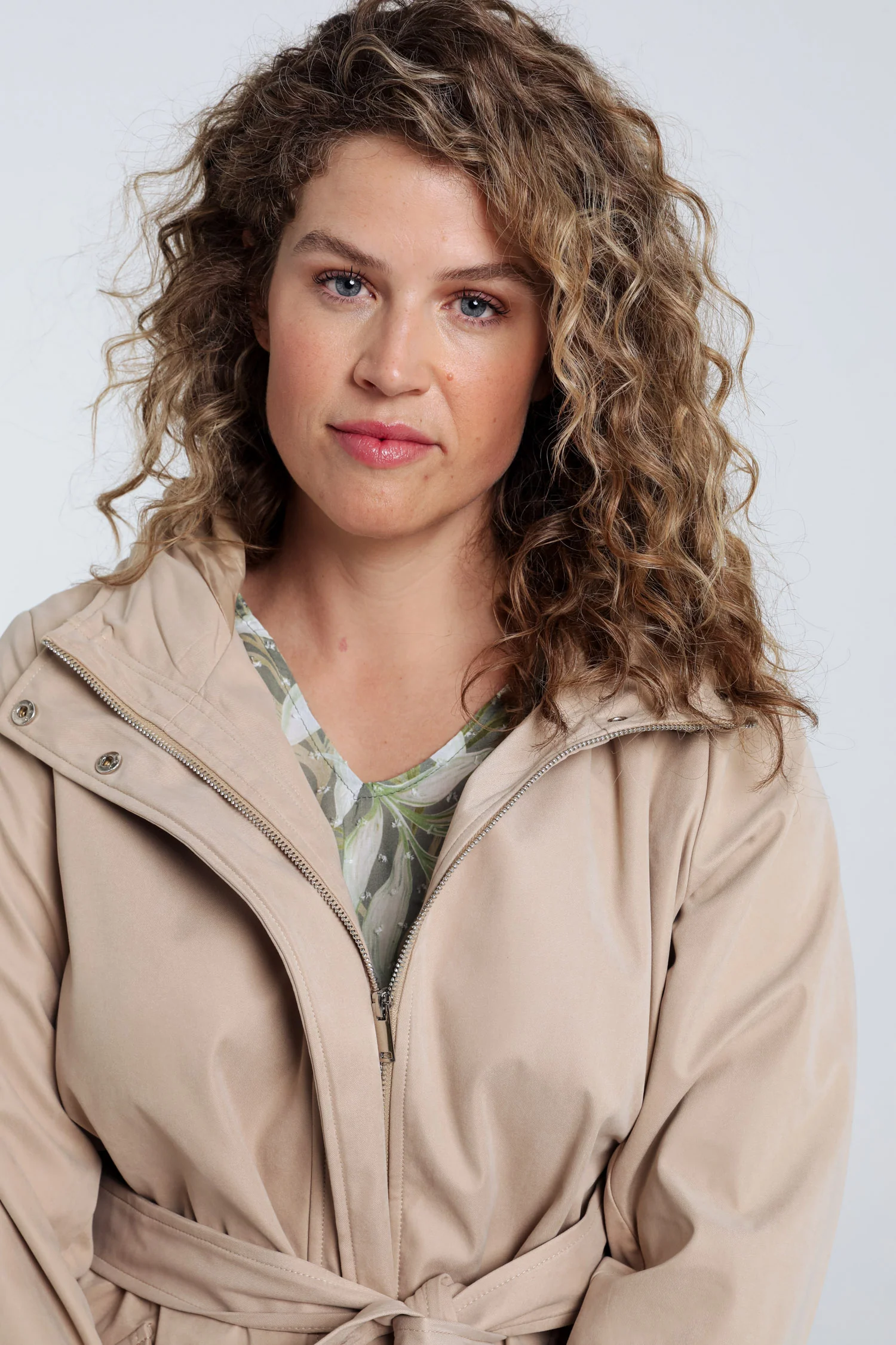 Effen mid-length trenchcoat met capuchon - Image 14