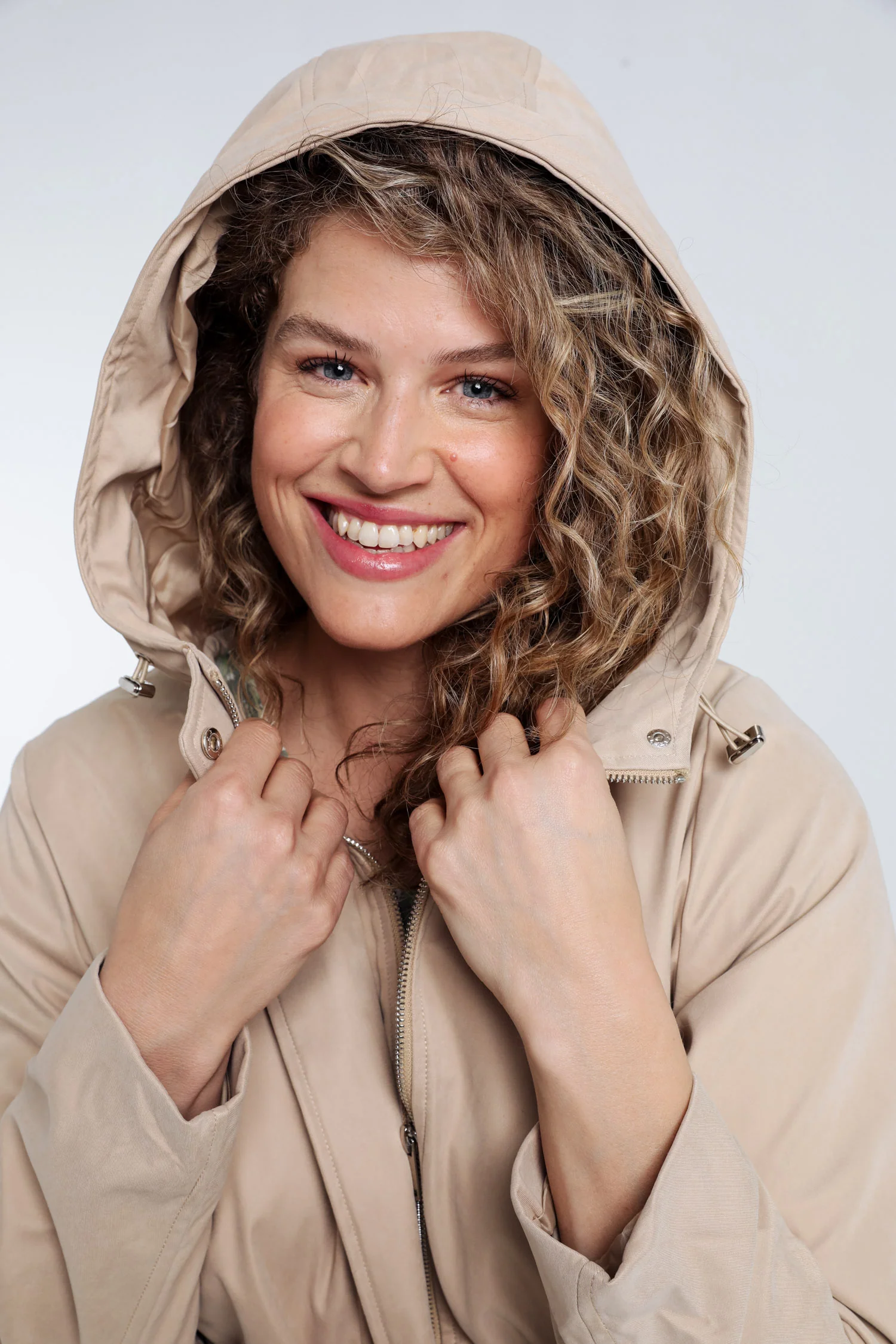 Effen mid-length trenchcoat met capuchon - Image 17