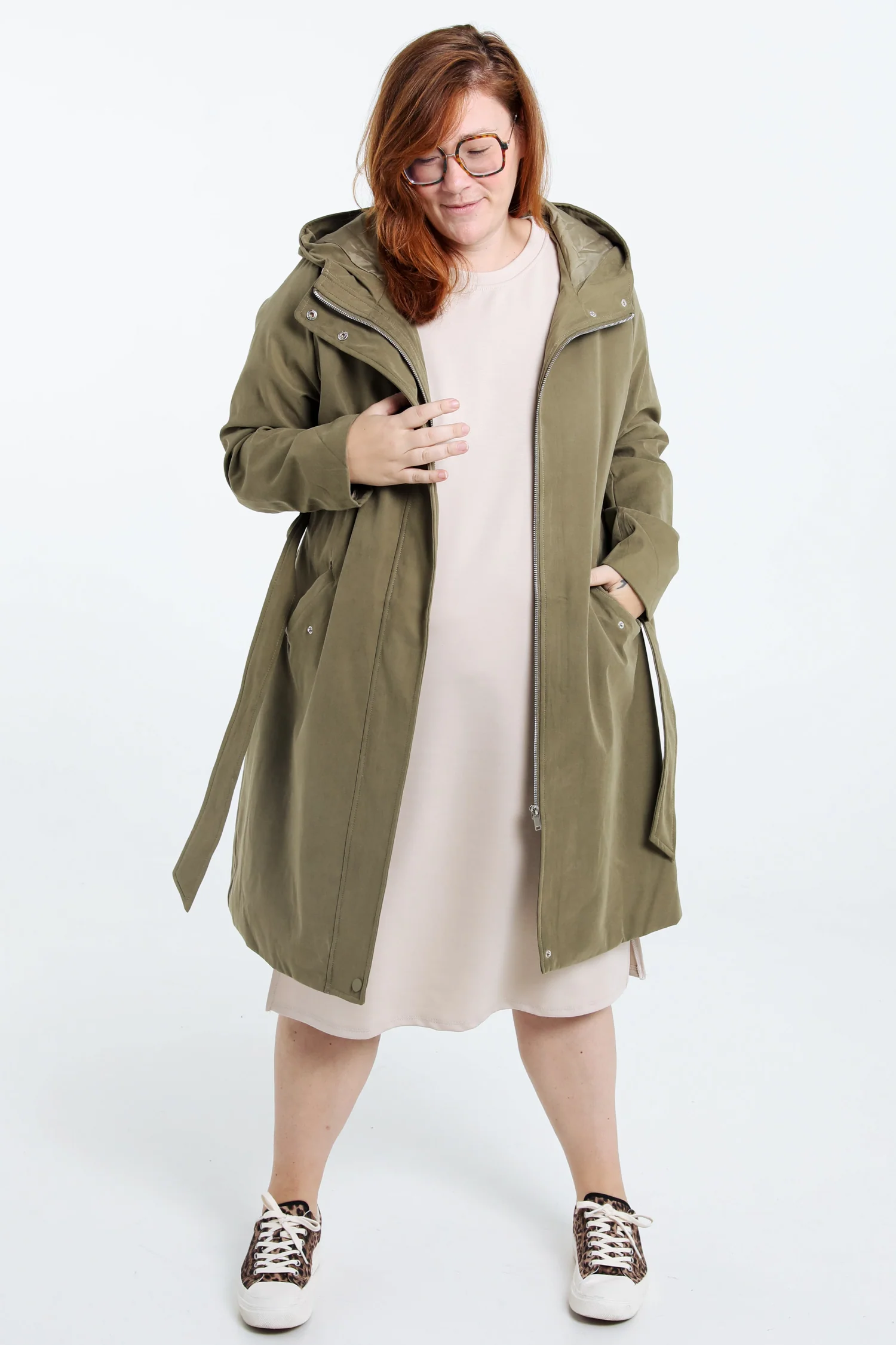 Halflange, effen trenchcoat met rits, kap en strikriem - Image 8